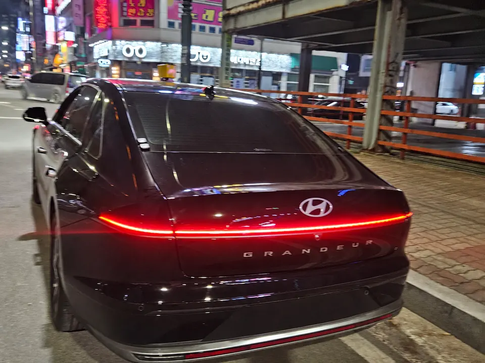 번호판과 지역 표기를 제거한 군산교도소 전국 장거리 예약택시 실제 차량